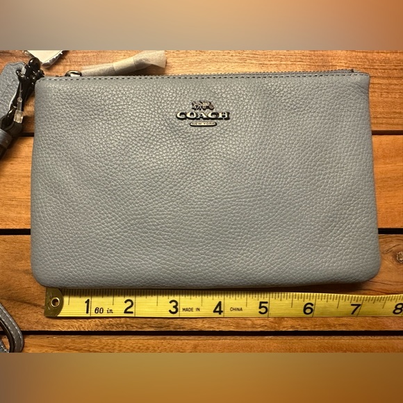 Coach Bluebell Small Wristlet NWT Chic and Stylish - Picture 7 of 11